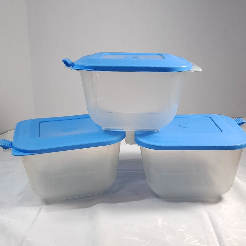 Vintage Anchor Hocking SET 3 Plastic‎ Food & Craft Storage square blue snap lid